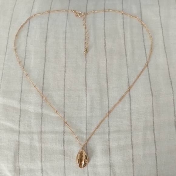 18k Gold Plated Cowrie Shell Earrings Necklace - Picture 2 of 8